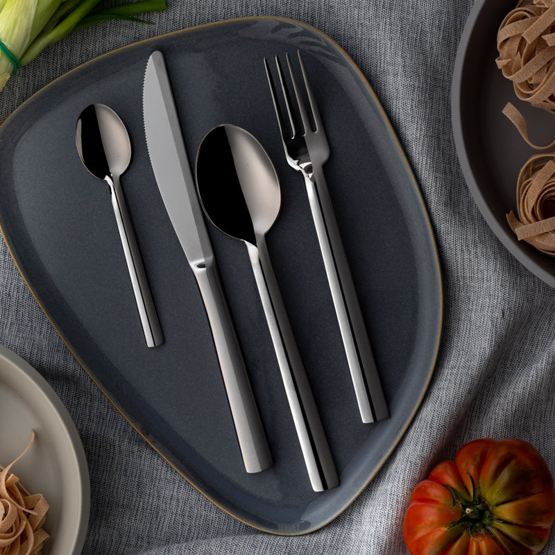 Set di posate 30 pezzi per 6 persone in acciaio inox 18/10 Set di posate 30 pezzi per 6 persone in acciaio inox 18/10
