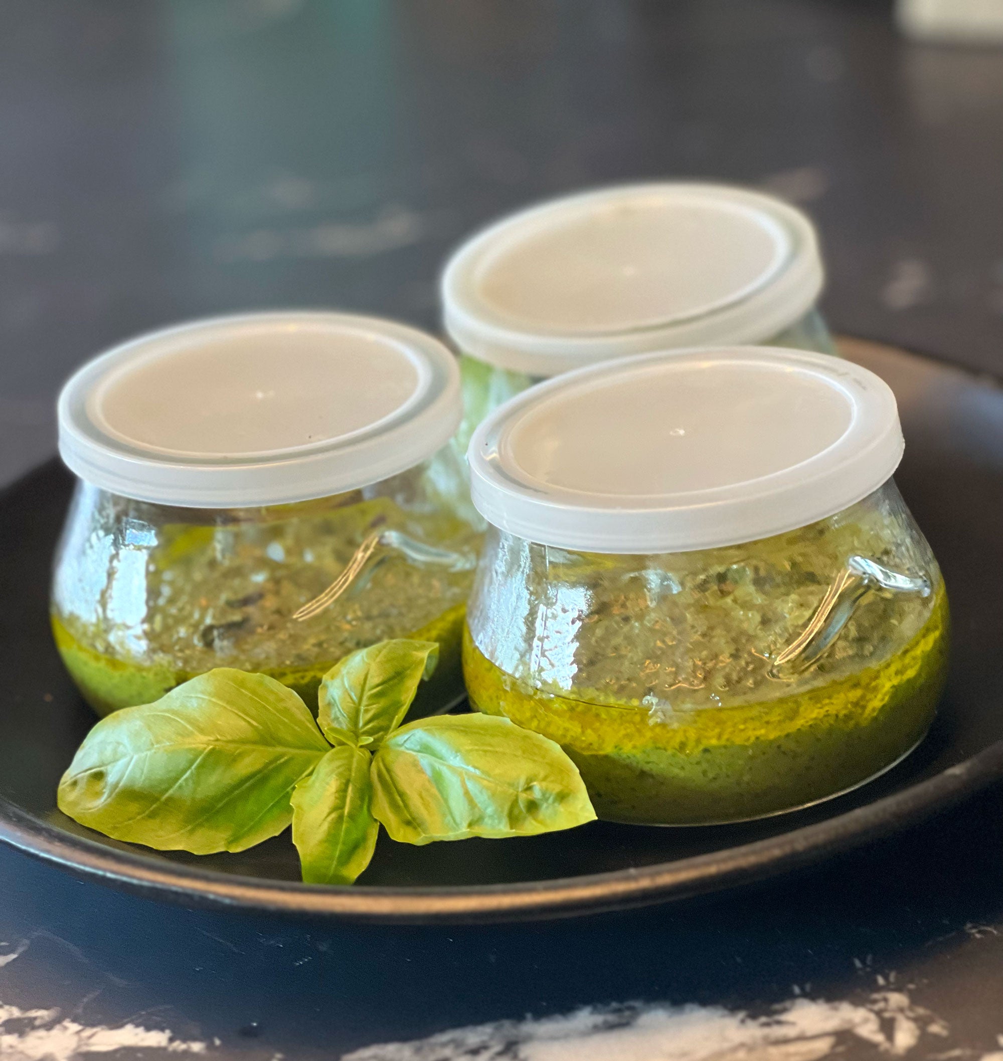 Mai più pesto scuro: 5 modi infallibili per preservare l'intenso colore del pesto!